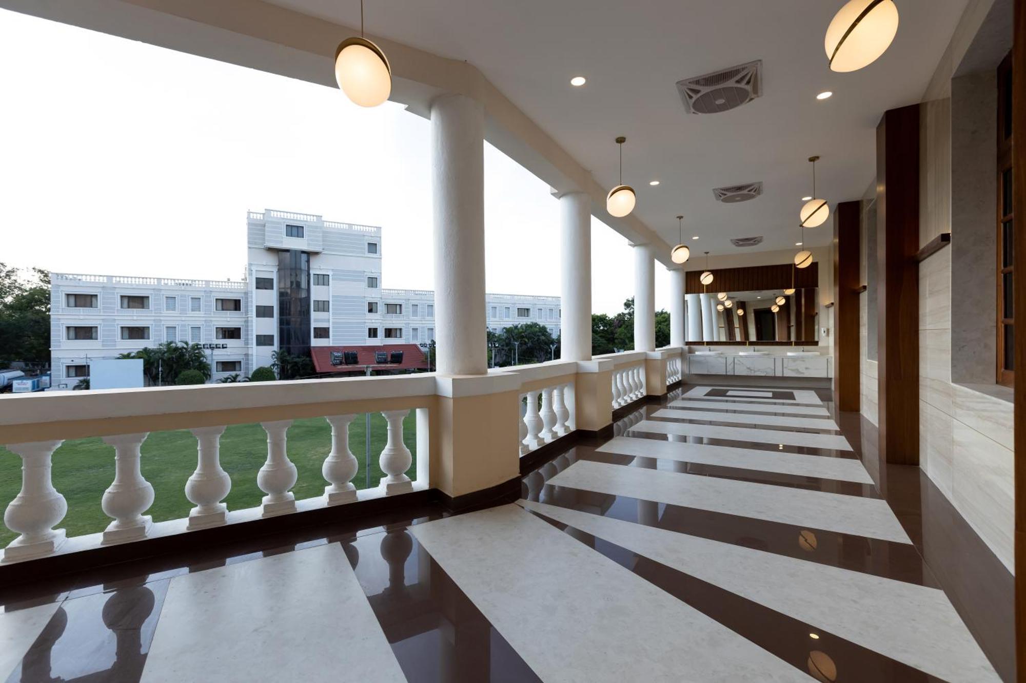 Hotel Jenneys Residency à Coimbatore Extérieur photo